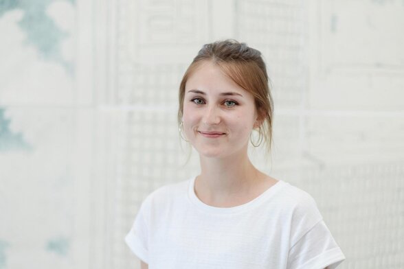 Portrait de l’illustratrice Louise Collet